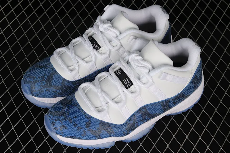 All categories Air Jordan Jordan series basketball shoes Air Jordan 11 F version Air Jordan 11 Low SE Snakeskin AJ11 Joe 11 blue snake pattern genuine carbon CD6846-102